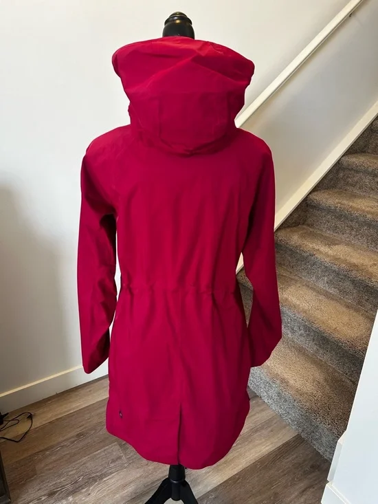 Lululemon Definitely Raining Jacket Cranberry - Picture 6 of 12